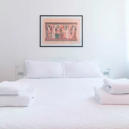 Italianway - Nazario Sauro 5 * Milan